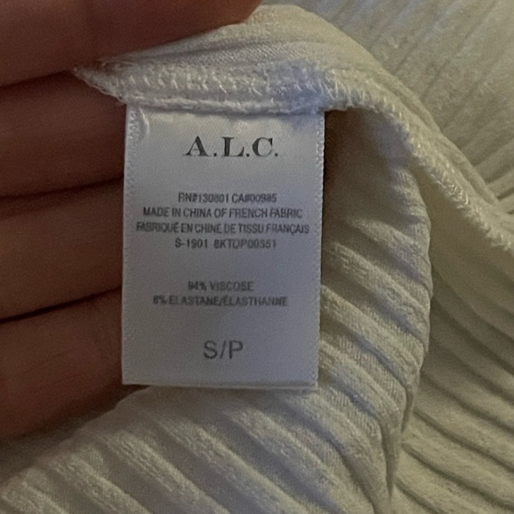 A.L.C. Sabina Twist Front White Crop Top Ribbed Knit Scalloped Edge Vneck Small - Picture 4 of 9